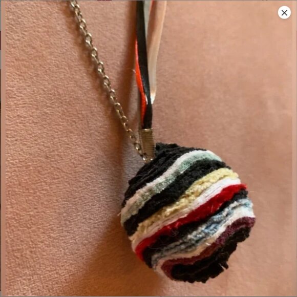 Handmade long necklace with fabric pompom ribbons and beads red blue white black - Picture 9 of 9